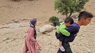 Survival of children: collecting firewood in the mountains by homeless children