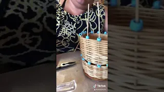 Basket Weaving Time-Lapse of Step 6 - Finishing your basket