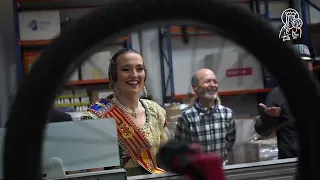 Cáritas Valencia recibe la visita de la Fallera Mayor de Valencia y su Corte de Honor