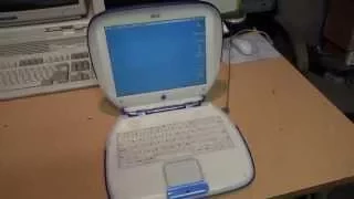 Apple iBook G3 "Clamshell" laptop computer