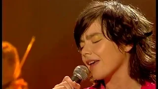 Bjork - Bachelorette (live at Nulle Part Ailleurs 1998)