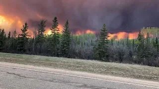 Alberta wildfires near High Level prompts evacuations