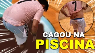 ELE CAGOU NA PISCINA * deu muita merda kkk