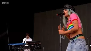 Halsey - Colors (Live at Glastonbury 2017)