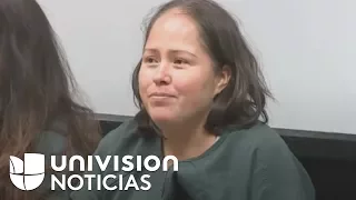 Madre acusada de asesinar a su esposo y 4 hijos se presenta a corte con una sonrisa en la cara