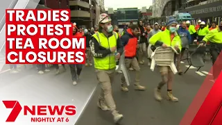 Angry tradies block streets in COVID protests across Melbourne | 7NEWS