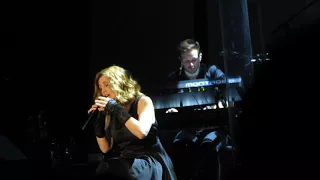 Lara Fabian - Pas sans toi (Camouflage World Tour 2018 - Budapest)