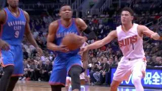 Russell Westbrook Throws It Down With Authority!