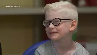 'Debido al albinismo, Aner ve menos de un 10%'