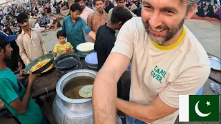 Kind Pakistanis Offer Me Iftar During Blessed Nights 🇵🇰