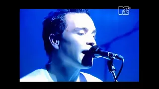 Blink 182 - What's my Age Again [Live at MTV Studios 1999]