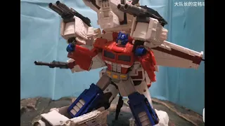 Optimus Prime & Skyfire Combination (Transformers Siege) [Transformers Stop Motion Animation]