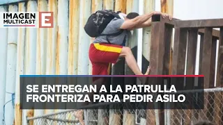Migrantes cruzan hacia EU desde playas de Tijuana aprovechando obras en el muro fronterizo
