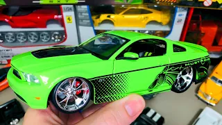 Unboxing of the new Die Cast Ford Mustang GT1/24 model by Maisto and Chevrolet Corvette diecast