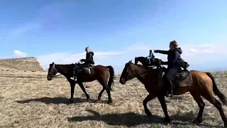 Конный тур в Карачаево-Черкесии в апреле. Видео отчет.