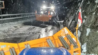 Snow removal at night! The beautiful Alps in Austria!