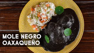 Mole negro de Oaxaca. Tradición de la cocina patrimonio mexicana.