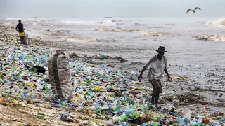 Plastik überall - Wie die ganze Umwelt darunter leidet | Doku