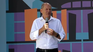 Kanzler Olaf Scholz vor dem Unfall über Sport - Politiker Scholz Freizeit Kino Lesen Wandern