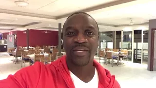 Akon s excuse de son retard