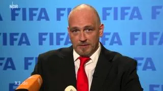 Torsten Sträter als Pressesprecher der FIFA | extra 3 | NDR