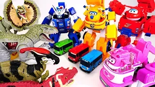 Super Wings robot suit transform! Defeat the dinosaurs in Tayo town - DuDuPopTOY