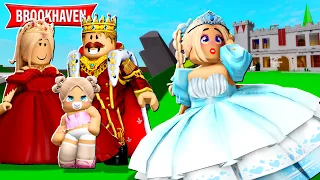 A FILHA MIMADA PREFERIDA da RAINHA e do REI é uma MENTIROSA | Historinha ROBLOX | Brookhaven RP🏡