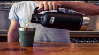 Stanley Classic Vacuum Insulated Growler