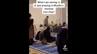Jews pray in mosque