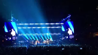 Paul McCartney - Cleve 2016. WALKING DUDE