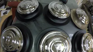 Horch wheel hub cups and dishes