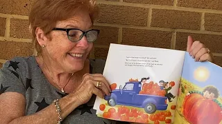 September 28 Mrs  Bloom reads "The Best Sukkot Pumpkin Ever"