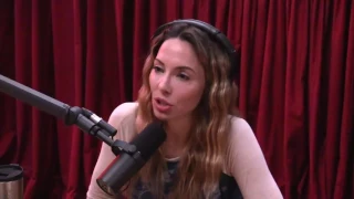 Joe Rogan & Whitney Cummings discuss Women Hunters