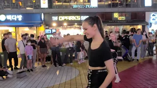 [Kpop Busking in Hongdae] aespa 에스파 'Black Mamba' dance cover by Alina, Alisa 2022년 8월 26일