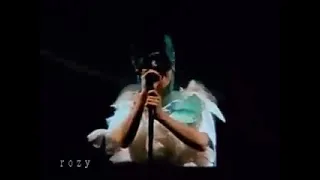 Björk : Unravel - Live at Fuji Rock, Japan (Song 1) July 26th 2003