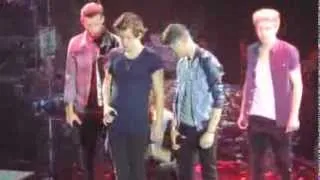 Harry Styles - Trousers pulled down on stage