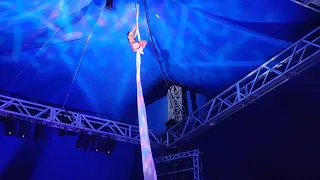 Aerial acrobatics , Moscow Circus in New Zealand