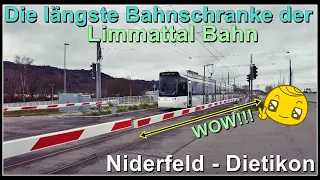 Die längste Bahnschranke der Limmattal Bahn beim Niderfeld in Dietikon, Kanton Zürich, Schweiz 2022