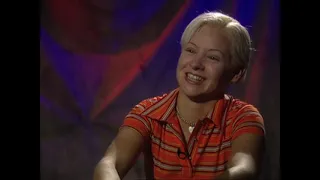 D'arcy Wretzky talks about the stress of having to look pretty as a rockstar/celebrity - 1996