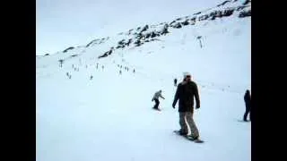 Сбил людей на сноуборде