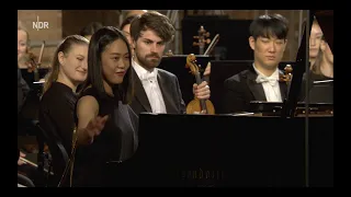 Yeol eum son's Encore after Beethoven Piano Concerto No.4 (Moszkowski's Etincelles - Sparks)