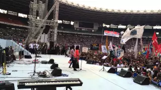 KONSER SALAM DUA JARI ANA DOLL AND FEMALE MUSICIAN