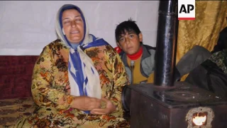 Syrian refugees suffer in freezing temperatures