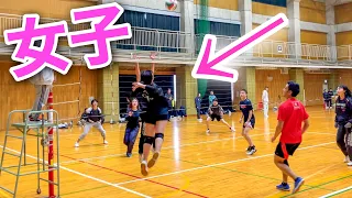 (Volleyball match) The girls also attack hard.