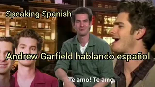 Andrew Garfield Hablando español (speaking Spanish)