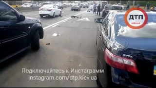 05.07.2017 ДТП КИЕВ МОСКОВСКИЙ ПРОСПЕКТ МИТСУБИШИ ЛАНЦЕР ПОЛИЦЕЙСКИЕ 4 ПОСТРАДАВШИХ 2