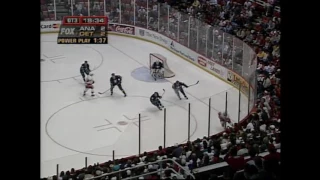 Slava Kozlov wins it for Red Wings in the third OT vs Ducks in game 2 (1997)