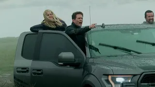 it's always sunny in philadelphia - The gang arrive to throw Charlie's dad off a cliff.