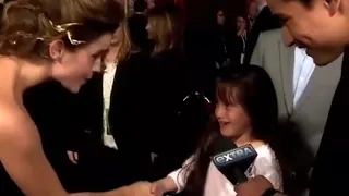 Little Fan Asks Emma Watson - beauty and the beast premiere