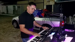 GILDENES ARAÚJO TOCANDO UM FORROZIN EM PRATA CEARÁ